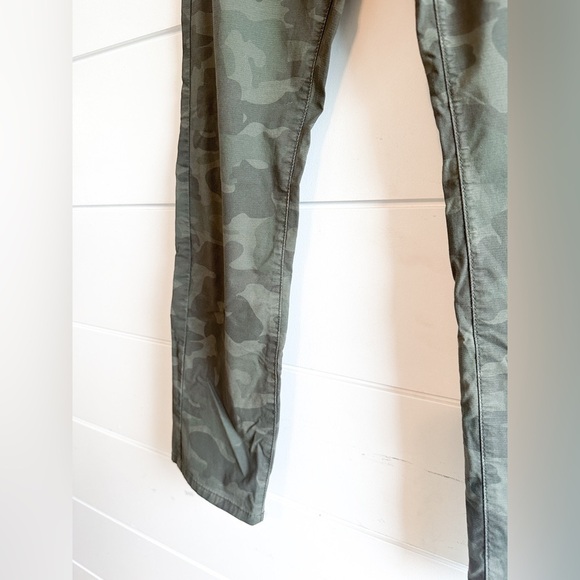 Levi 511 Kids Camouflage Slim Fit fit pants - Size 10 - Picture 4 of 10